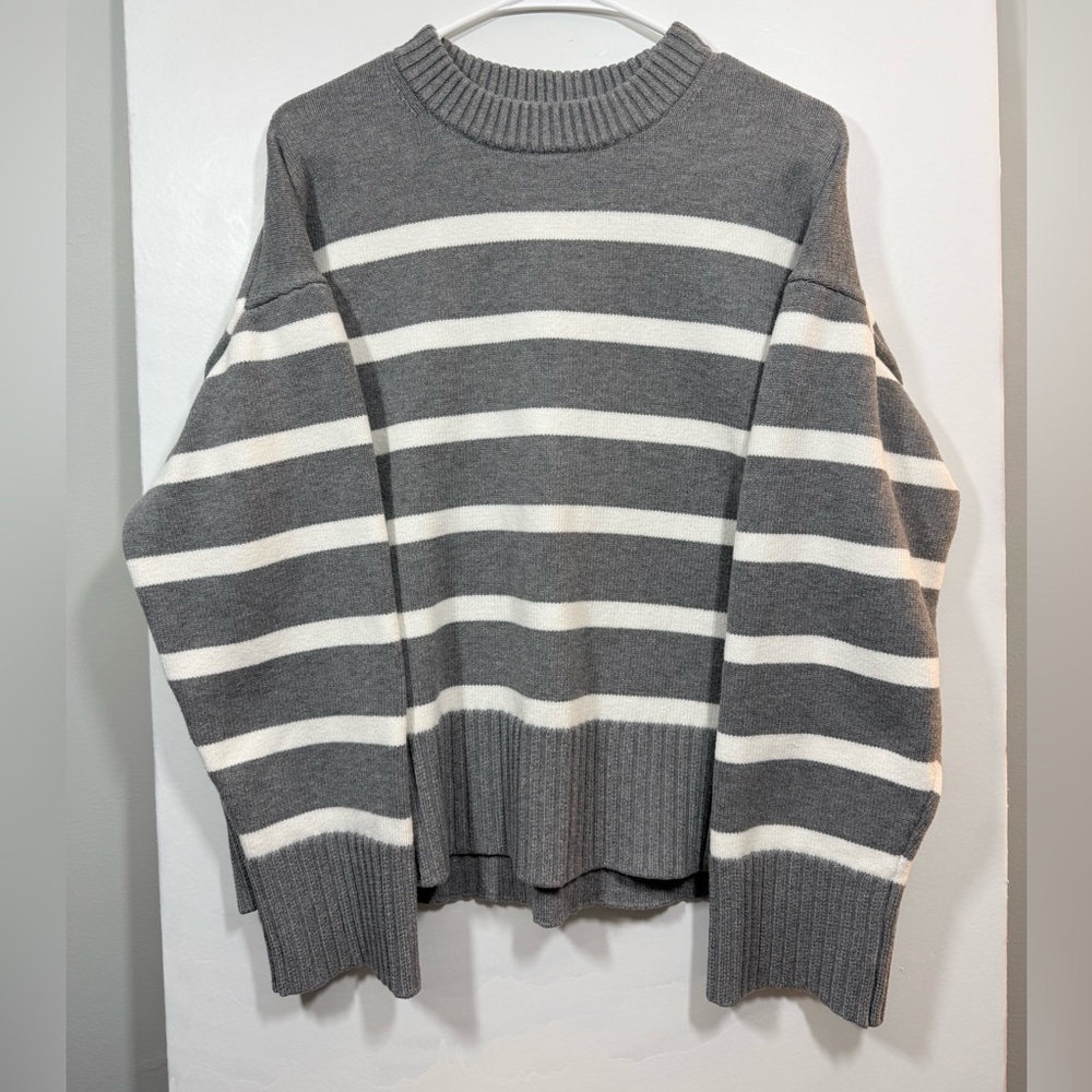 H&M Gray and White Striped Women's Sweater
